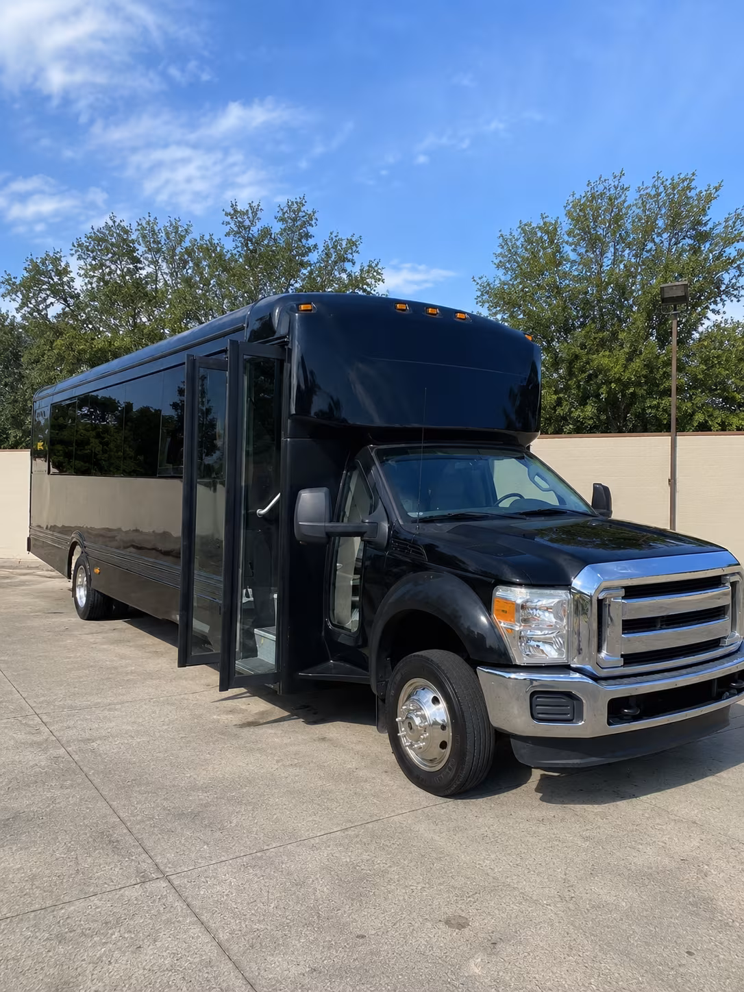 hemet 20 passenger party bus
